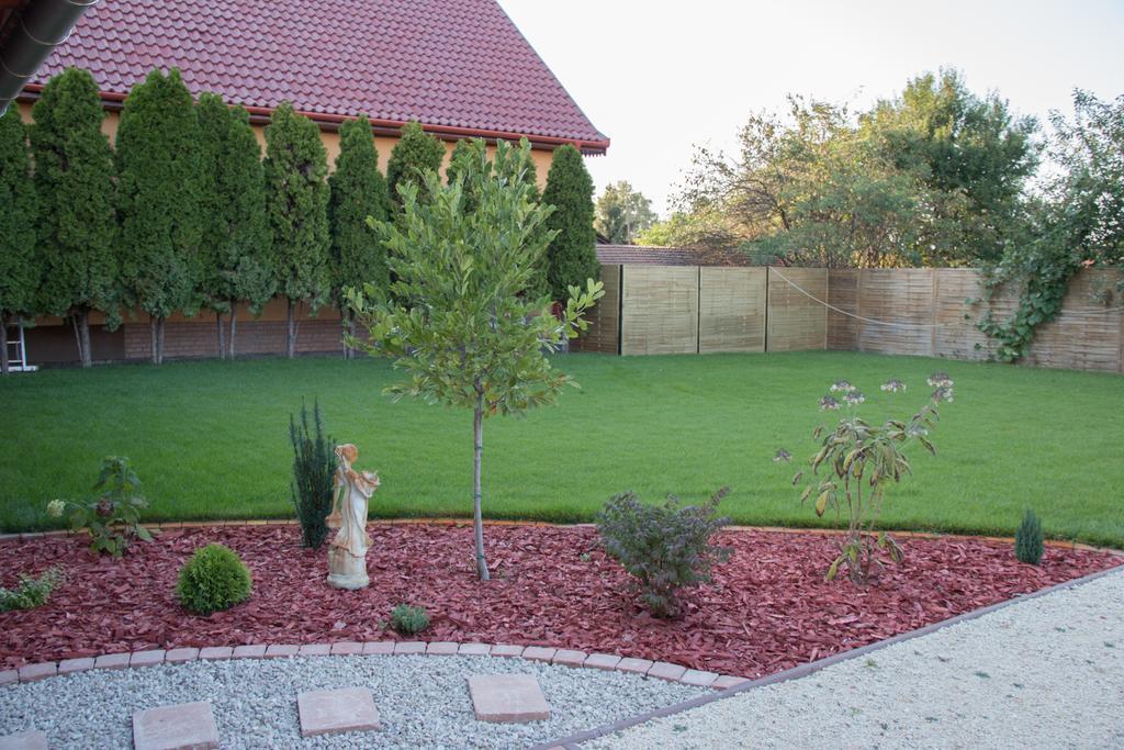 Borostyan Apartmanhaz Mórahalom Exterior foto